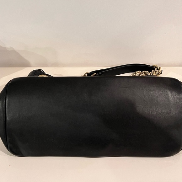 Valentino By Mario Valentino Black Shoulder Bag with Gold Chain - Picture 3 of 8